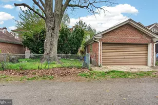705 E 20th St, Chester, PA 19013 - Photo 40