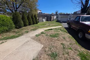 1245 E 11th St, Crum Lynne, PA 19022 - Photo 4