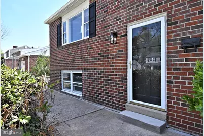 412 Camelot Drive, Brookhaven, PA 19015 - Photo 2