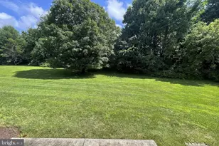 3906 Fox Pointe Ct, Glen Mills, PA 19342 - Photo 8