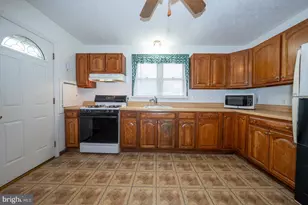 2815 Armstrong Ave, Holmes, PA 19043 - Photo 12
