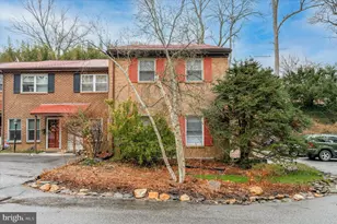 96 Park Vallei Ln, Brookhaven, PA 19015 - Photo 2