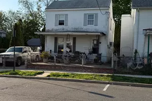 4 W 9th St, Marcus Hook, PA 19061 - Photo 2