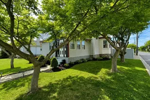2047 Walnut St, Holmes, PA 19043 - Photo 2