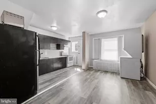 817 W 11th St, Chester, PA 19013 - Photo 4