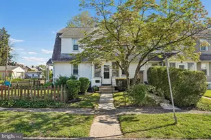 6 Seneca St, Essington, PA 19029 - Photo 2