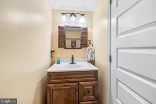 124 Marlin Ave, Folsom, PA 19033 - Photo 18