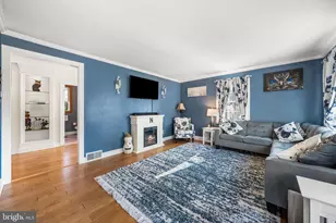 124 Marlin Ave, Folsom, PA 19033 - Photo 2
