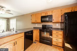 360 Cashel Ct, Aston, PA 19014 - Photo 4