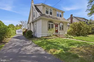 43 Lownes Ln, Springfield, PA 19064 - Photo 2