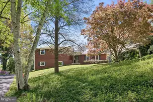 774 Robinhood Rd, Bryn Mawr, PA 19010 - Photo 2