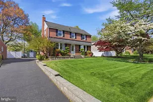 418 Colonial Park Dr, Springfield, PA 19064 - Photo 2