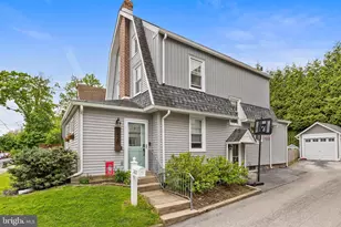 2420 Wynnefield Dr, Havertown, PA 19083 - Photo 2