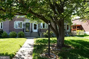 1136 Brookwood Ln, Glenolden, PA 19036 - Photo 1