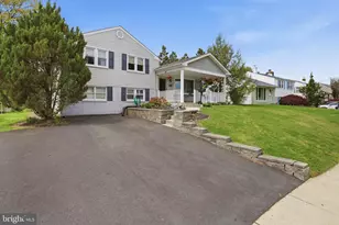 1040 Eisenhower Ave, Woodlyn, PA 19094 - Photo 2