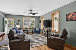 210 Market St, Marcus Hook, PA 19061 - Photo 8