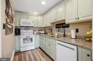 231 N Bishop Ave, Clifton Heights, PA 19018 - Photo 8