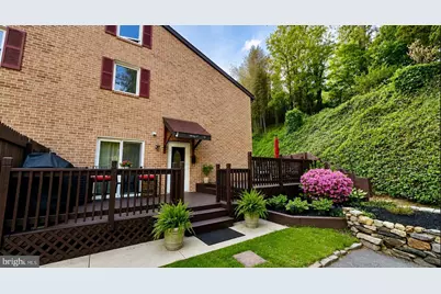 97 Park Vallei, Brookhaven, PA 19015 - Photo 2