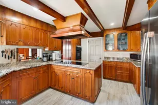 2207 Naamans Creek Rd, Boothwyn, PA 19061 - Photo 18