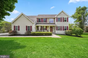 27 Twin Creeks Dr, Thornton, PA 19373 - Photo 1