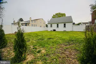 155 Maple Ave, Holmes, PA 19043 - Photo 2