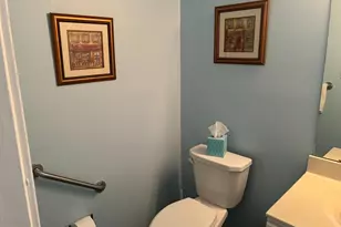 566 Applewood Ct, Upper Chichester, PA 19014 - Photo 8