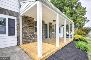 300 Walnut Pl, Havertown, PA 19083 - Photo 2