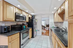 347 Saybrook Ln, Wallingford, PA 19086 - Photo 2