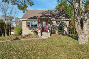 27 Mary Jane Ln, Newtown Square, PA 19073 - Photo 1