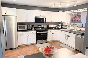 552 Applewood Ct, Upper Chichester, PA 19014 - Photo 2