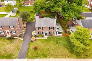 465 Briarhill Rd, Springfield, PA 19064 - Photo 2