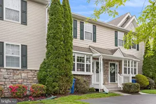12 Hoag Ln, Aston, PA 19014 - Photo 1