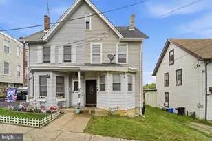 909 Pine St, Darby, PA 19023 - Photo 1