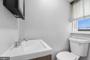 909 Pine St, Darby, PA 19023 - Photo 8