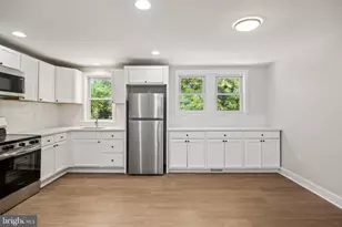 220 Houston St, Chester, PA 19013 - Photo 8