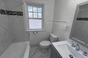 910 E 20th St, Chester, PA 19013 - Photo 16