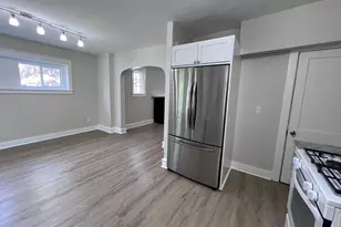 910 E 20th St, Chester, PA 19013 - Photo 10