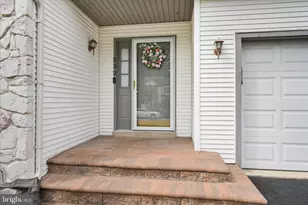 232 Beatrice Ln, Aston, PA 19014 - Photo 6
