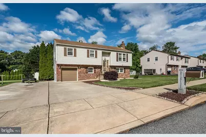 2202 Briarcliff Avenue, Upper Chichester, PA 19061 - Photo 2