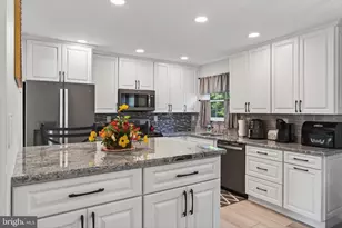 2202 Briarcliff Ave, Upper Chichester, PA 19061 - Photo 18
