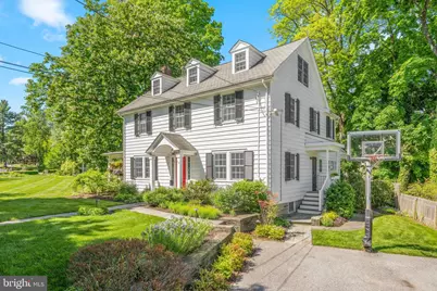 230 S Wayne Avenue, Wayne, PA 19087 - Photo 2