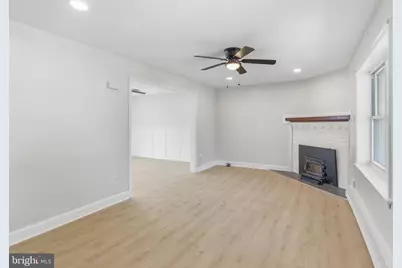 102 E Oak Lane, Glenolden, PA 19036 - Photo 6