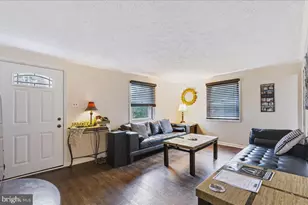86 Mildred Ln, Aston, PA 19014 - Photo 4