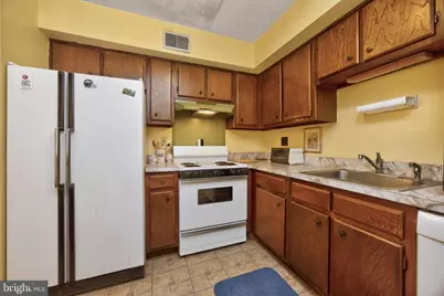 5200 Hilltop Drive #M5, Brookhaven, PA 19015 - Photo 8