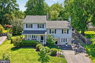 2225 E Helms Manor, Upper Chichester, PA 19061 - Photo 2