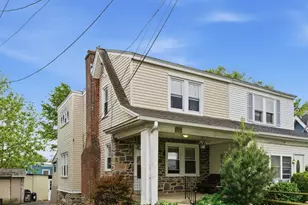 3828 Crest Rd, Drexel Hill, PA 19026 - Photo 2