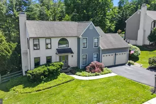 216 County Claire Ln, Aston, PA 19014 - Photo 2