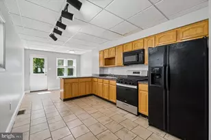 431 Iroquois St, Essington, PA 19029 - Photo 4
