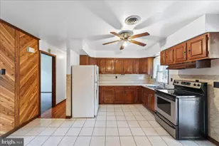1359 Peach St, Upper Chichester, PA 19061 - Photo 8