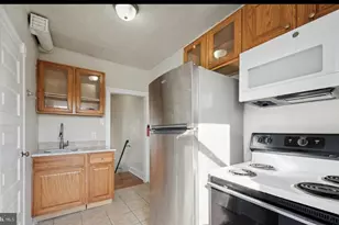 77 N Keystone Ave, Upper Darby, PA 19082 - Photo 12